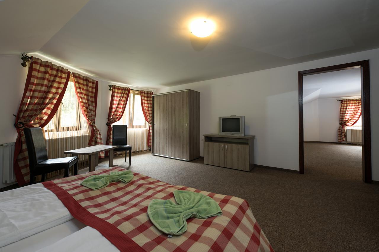 Hotel Complex Craiasa Muntilor Moieciu Moeciu De Sus Esterno foto